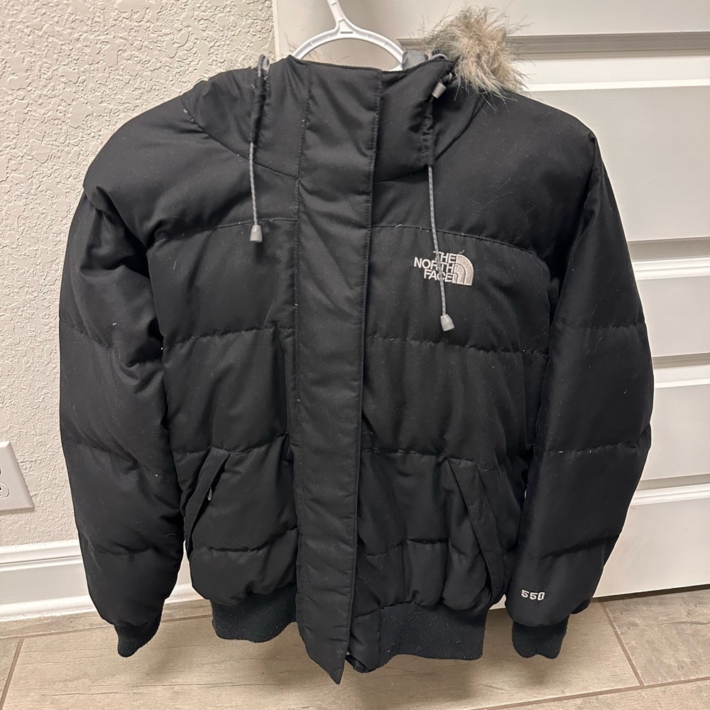 The North Face Womens 550 Fill Down Jacket Puffer Gray Faux Fur Hood Size Medium